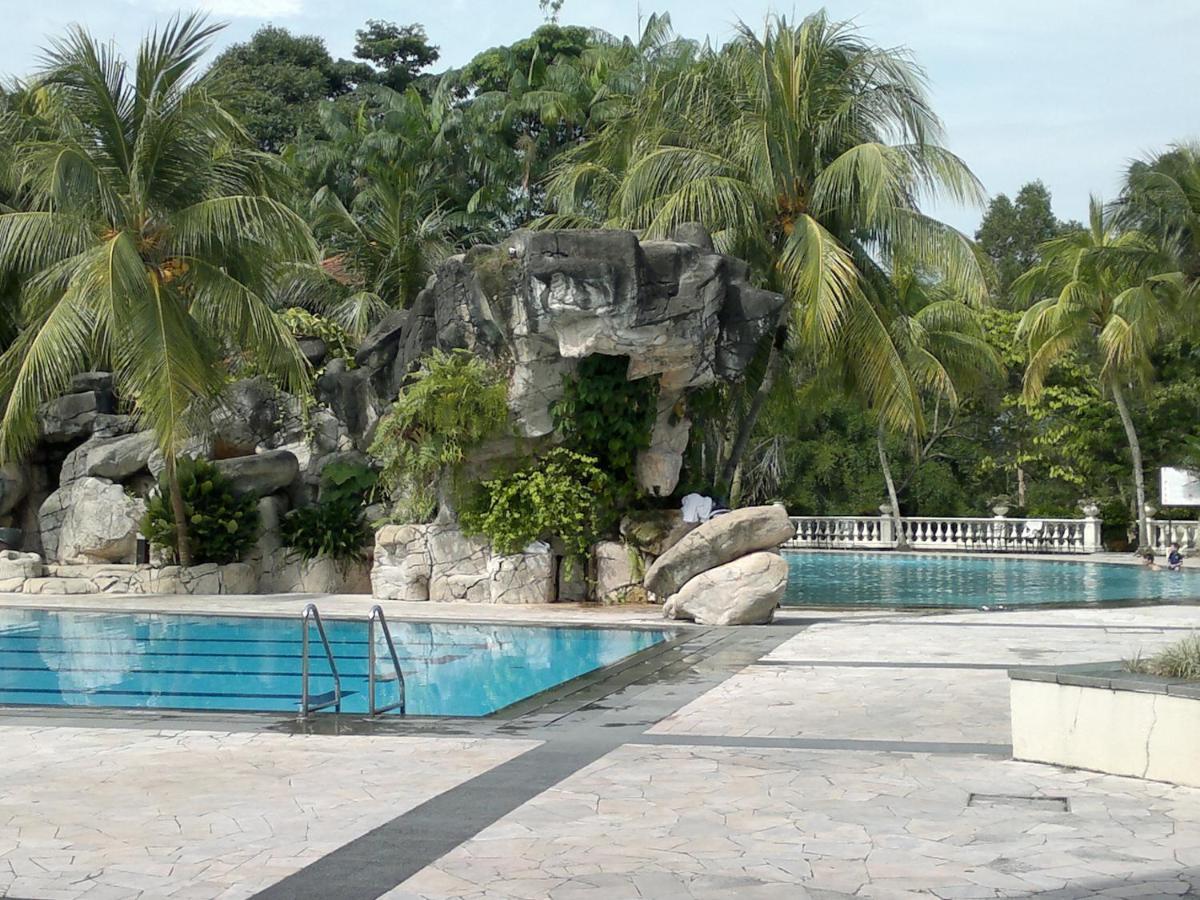 Pulai Spring Resort Kampung Kangkar Pulai Exterior photo